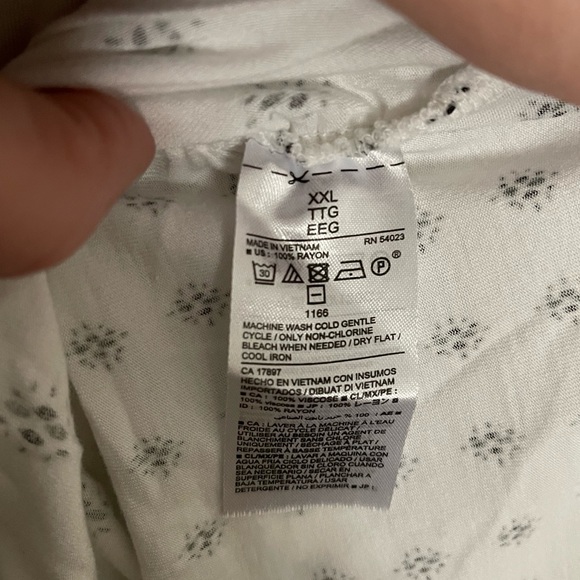 Old Navy Maternity Tank Top with Keyhole Back | Size XXL - Picture 4 of 4